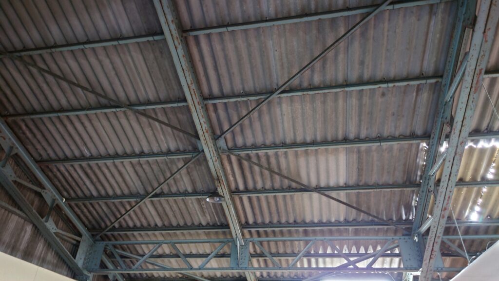 工場の天井設計の重要性：生産性向上と生産効率化への秘訣