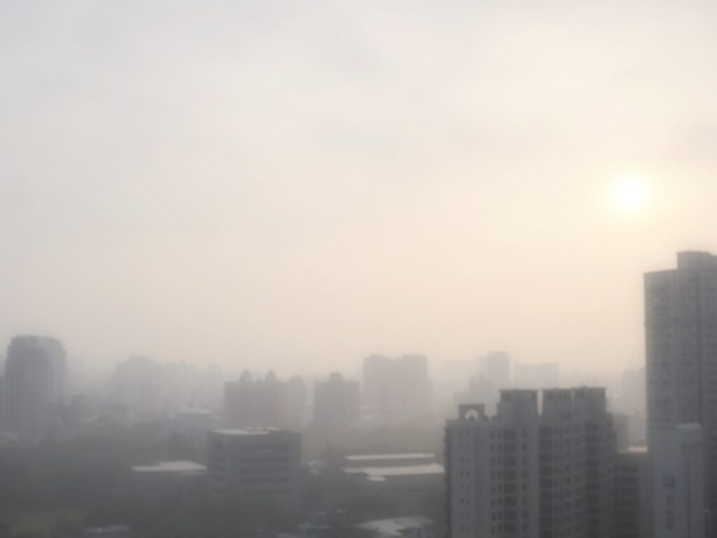 工場と大気汚染の問題 - 環境への影響と持続可能な解決策